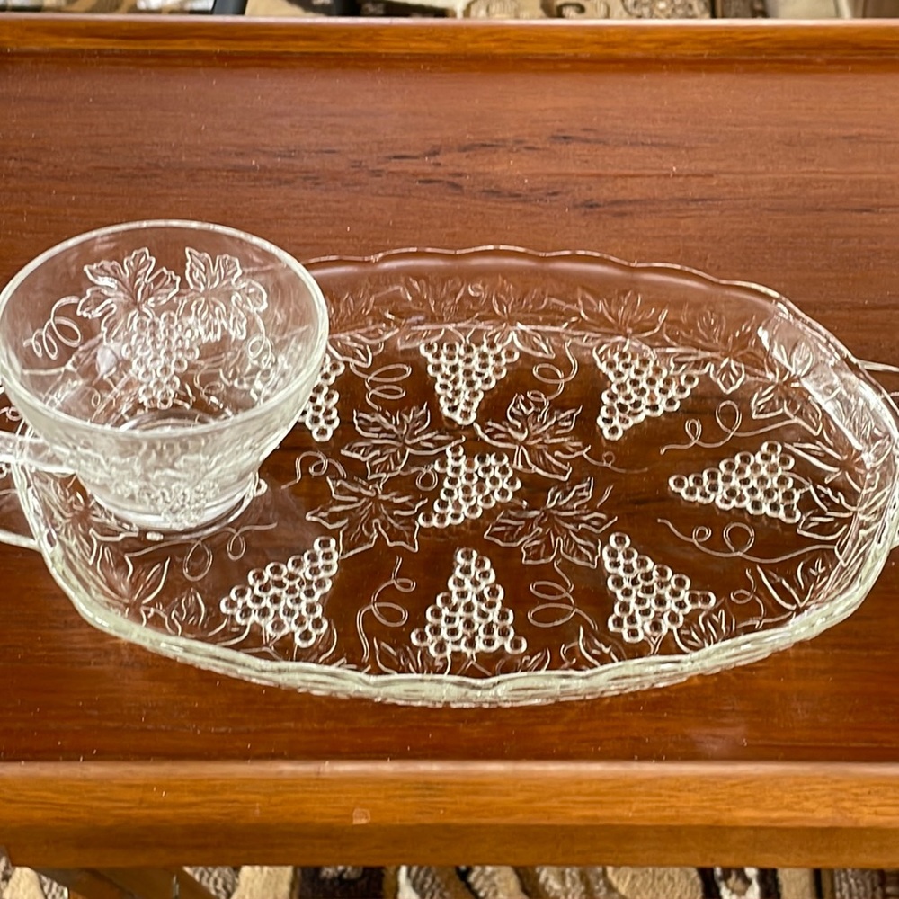 VTG 1960’s  Set/4 Serve A Snack Plates and Cups